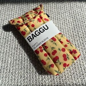 BAGGU cherry land puffy eye glasses sleeve